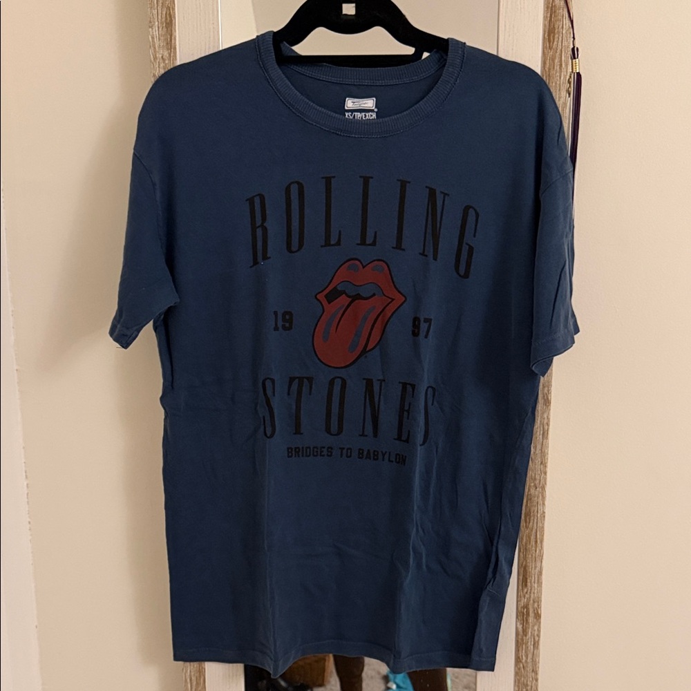 American Eagle Outfitters Blue Graphic Tee